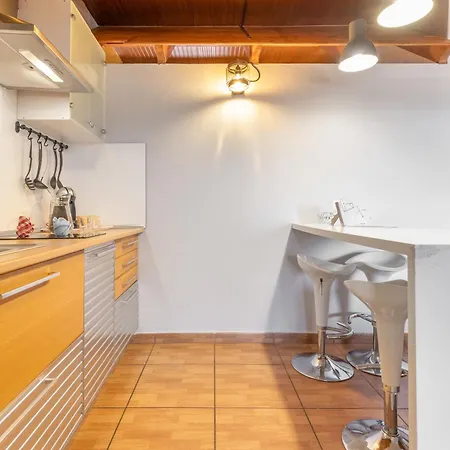 Chabela's Penthouse דירה